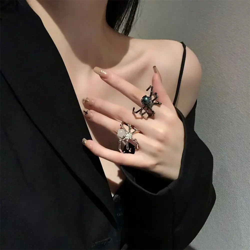 New Gothic Punk Dark Spider Open Ring Retro Moonstone Black Ring for Women Spider Finger Rings Jewelry Gift