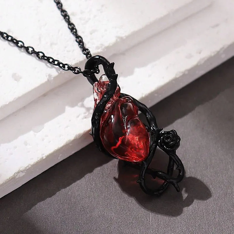 Heart Couple Necklace Exaggerated Design Thorn Vine Flower Clavicle Chain Punk Halloween Pendant Necklace Jewelry Accessories